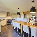 In Limburg Near Maasplassen Vila